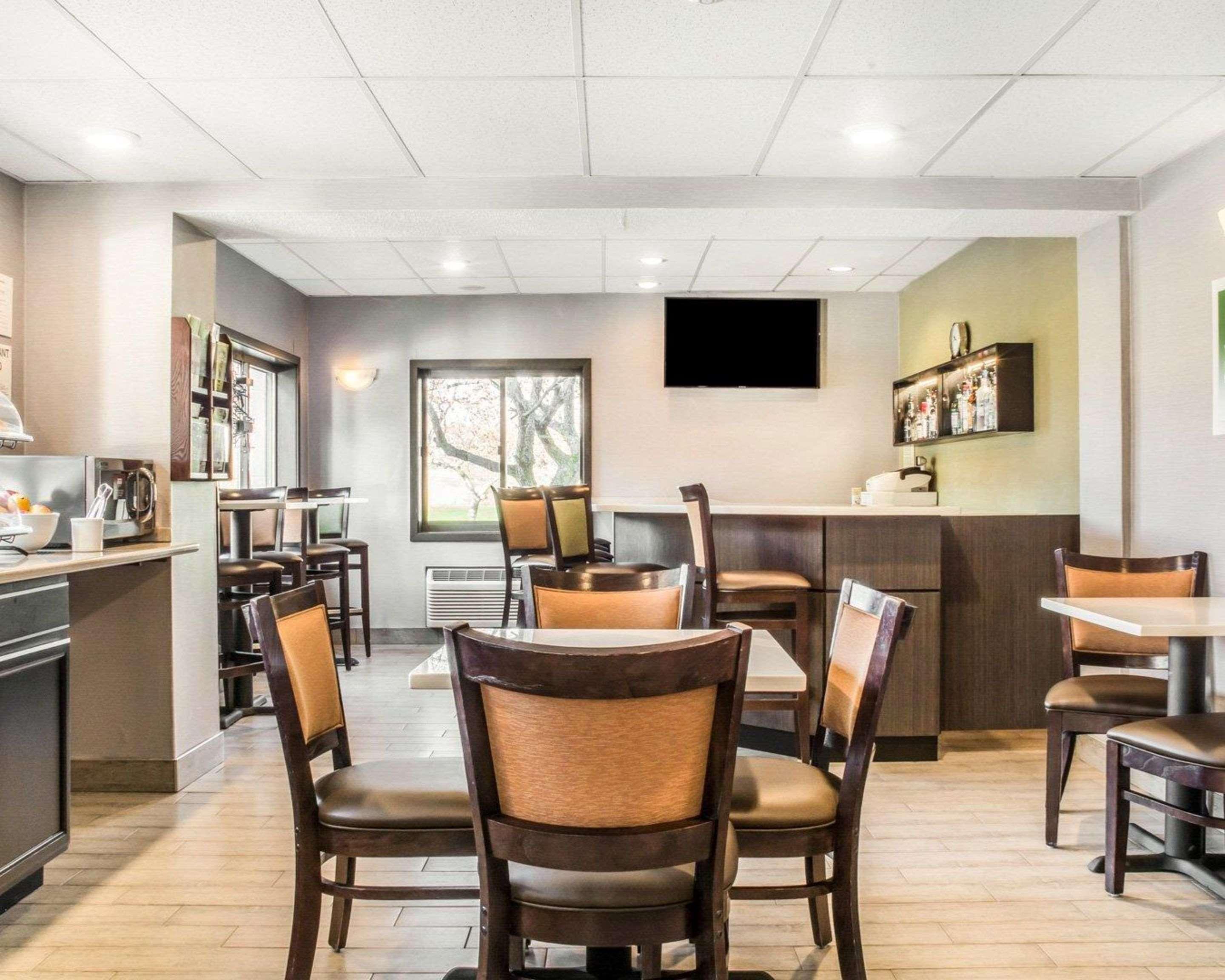 詹姆斯敦福尔科纳克拉里奥波因特饭店酒店 外观 照片